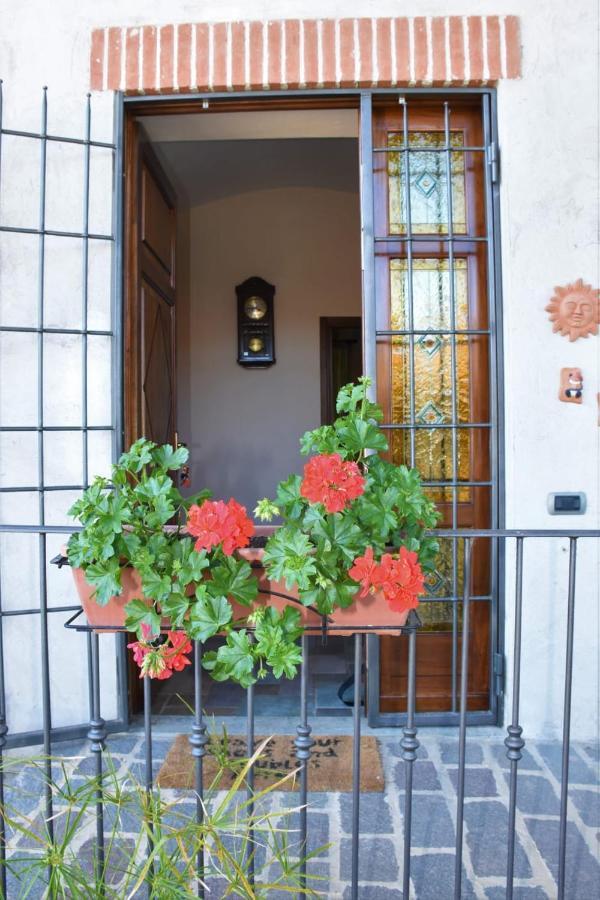 La Casa Di Enzo Bed & Breakfast Lequio Tanaro Exterior foto